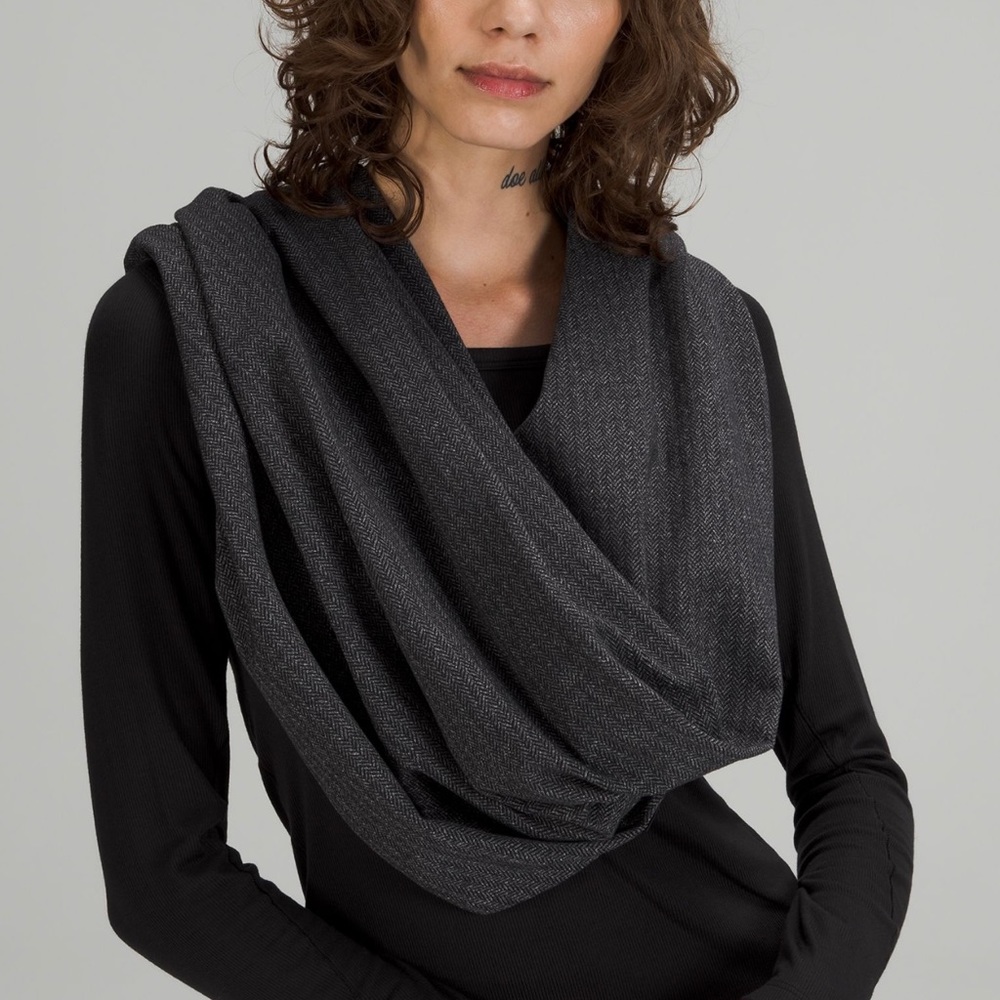 Customizable vinyasa snap scarf one size